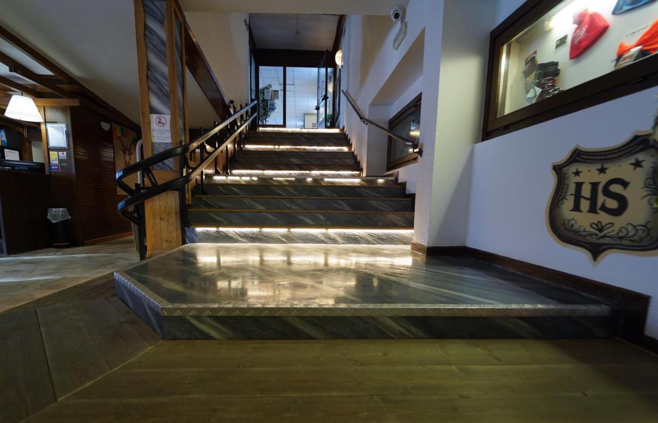 Hotel Lo Stambecco Breuil-Cervinia Bagian luar foto