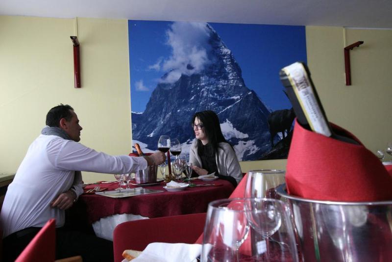 Hotel Lo Stambecco Breuil-Cervinia Bagian luar foto