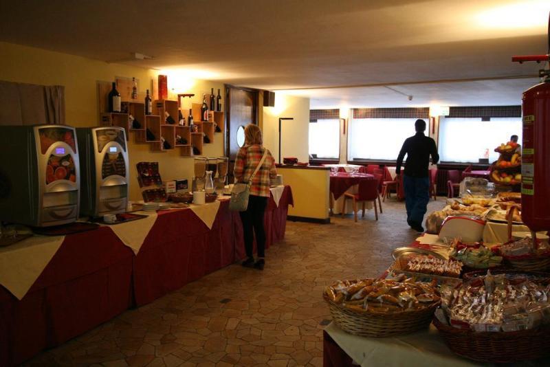 Hotel Lo Stambecco Breuil-Cervinia Bagian luar foto