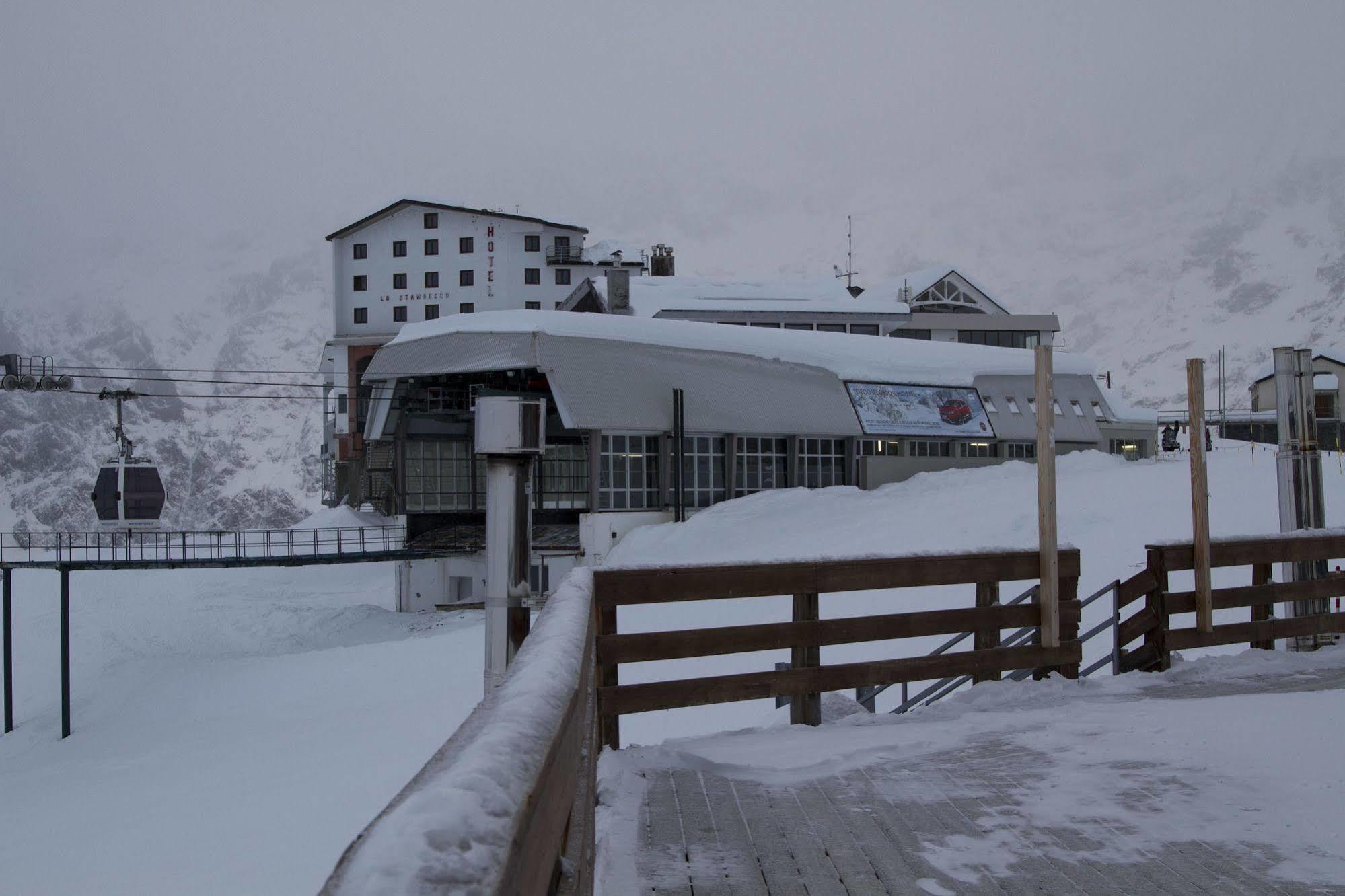 Hotel Lo Stambecco Breuil-Cervinia Bagian luar foto