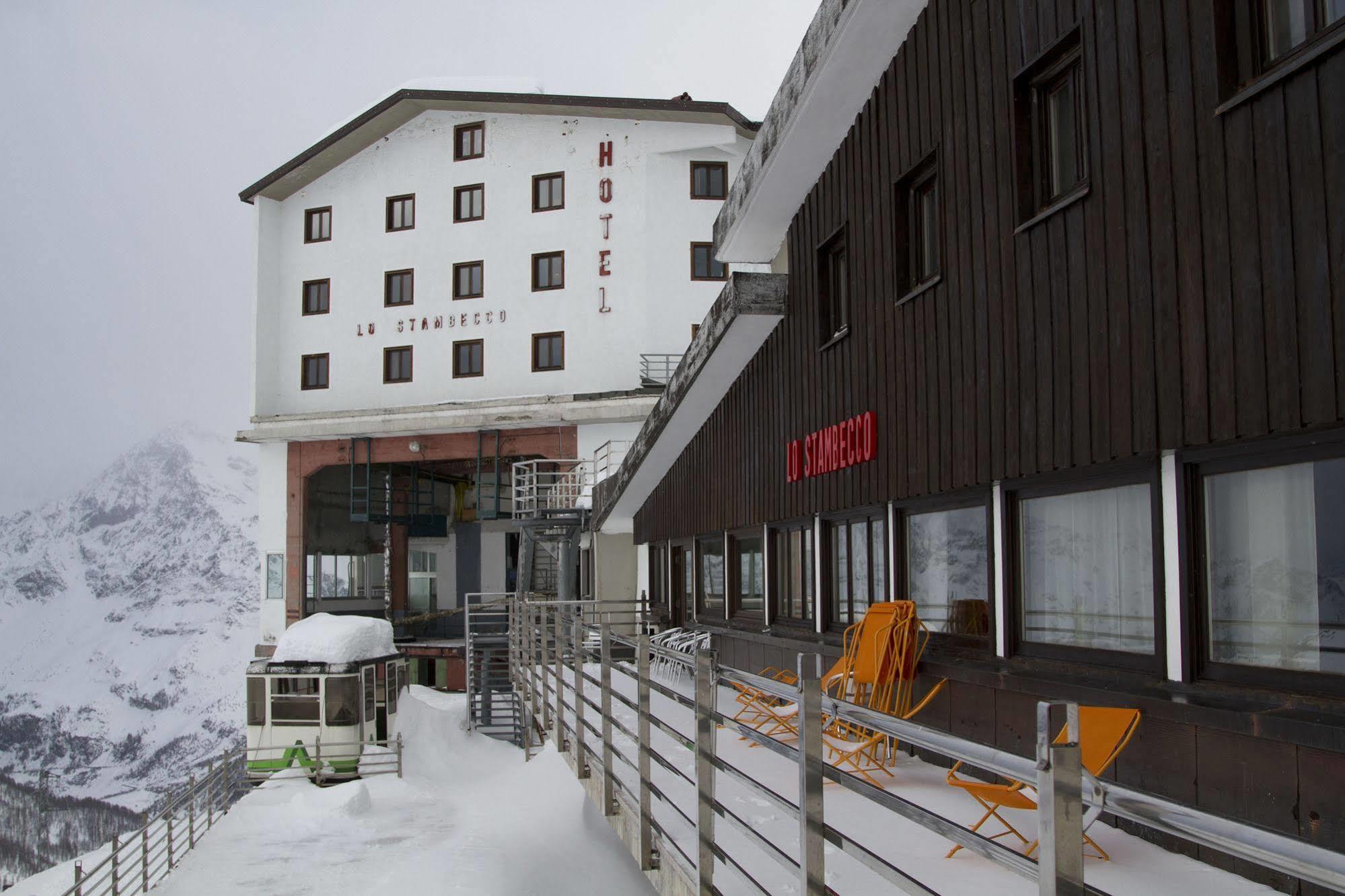 Hotel Lo Stambecco Breuil-Cervinia Bagian luar foto