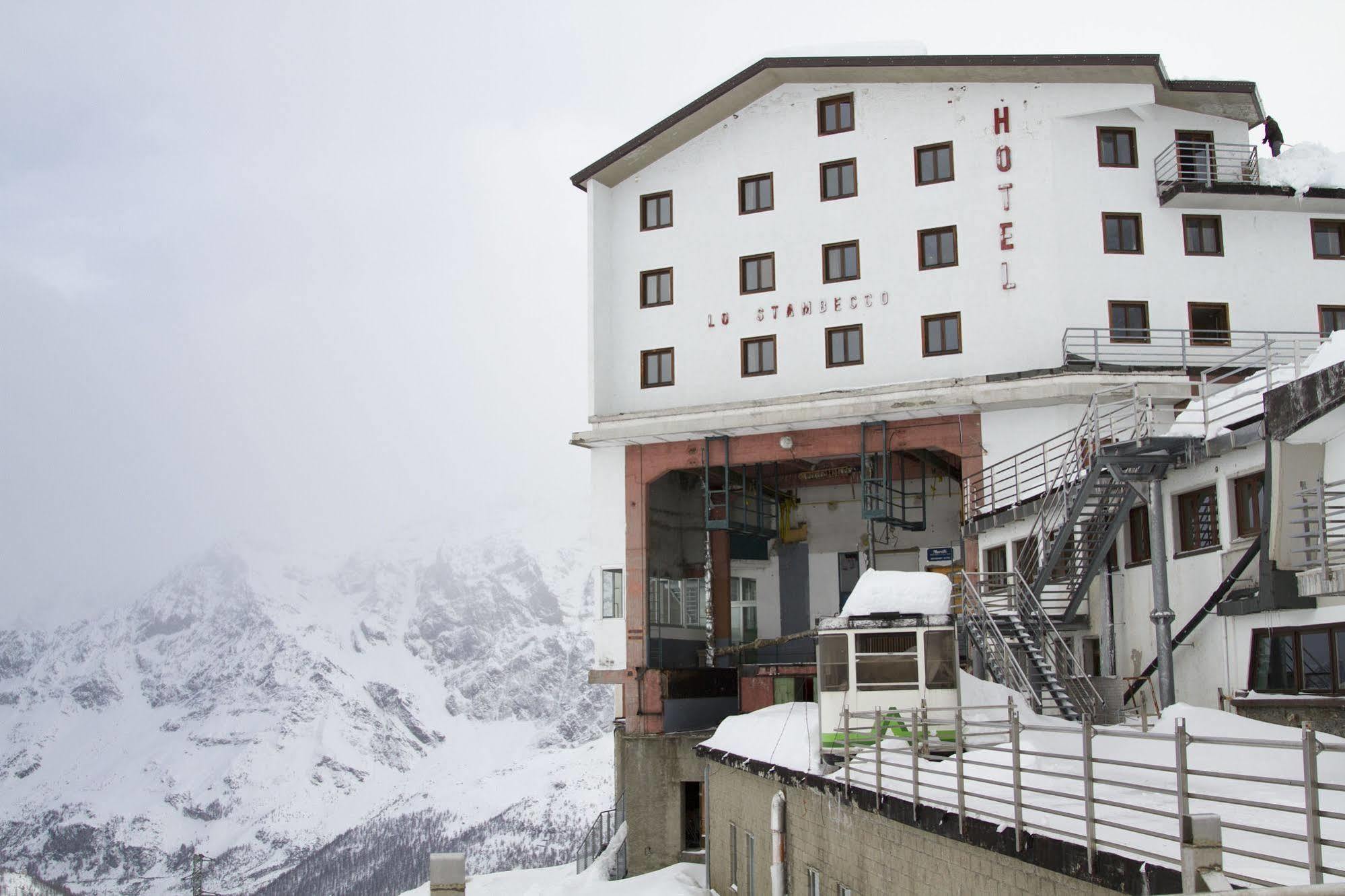 Hotel Lo Stambecco Breuil-Cervinia Bagian luar foto