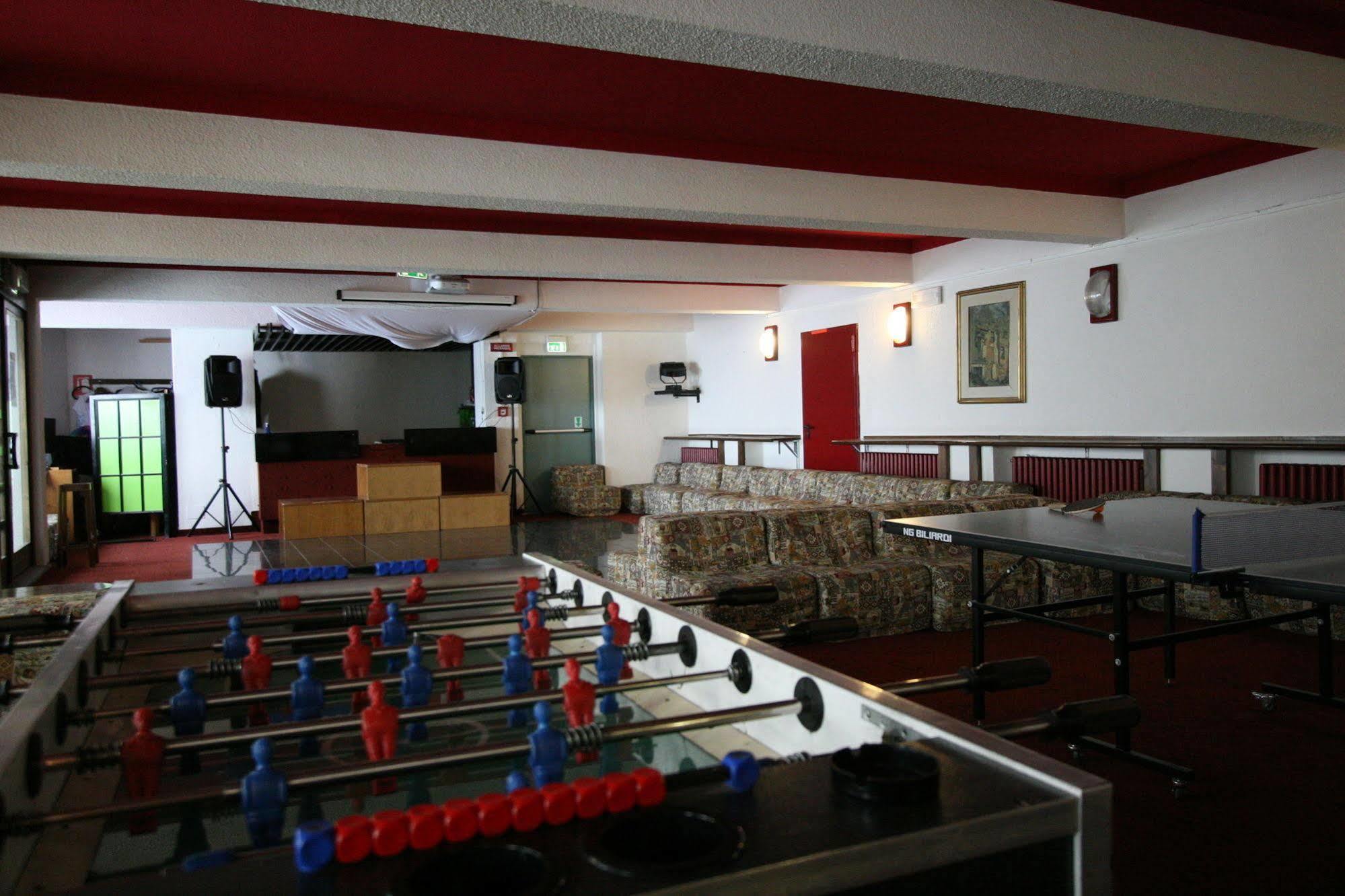 Hotel Lo Stambecco Breuil-Cervinia Bagian luar foto