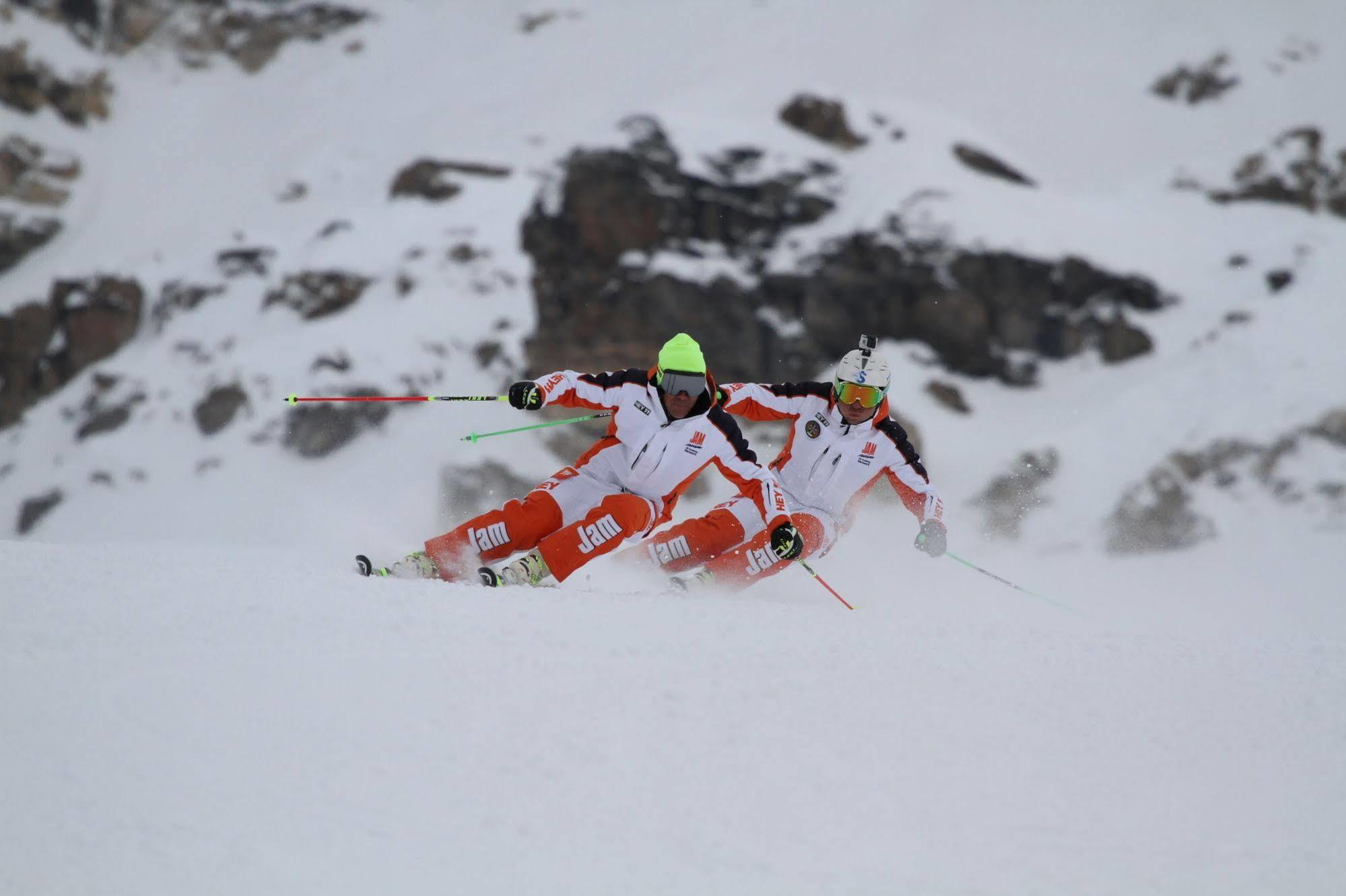 Hotel Lo Stambecco Breuil-Cervinia Bagian luar foto