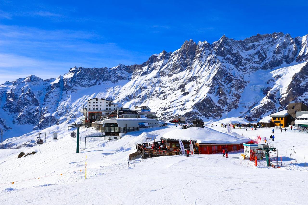 Hotel Lo Stambecco Breuil-Cervinia Bagian luar foto