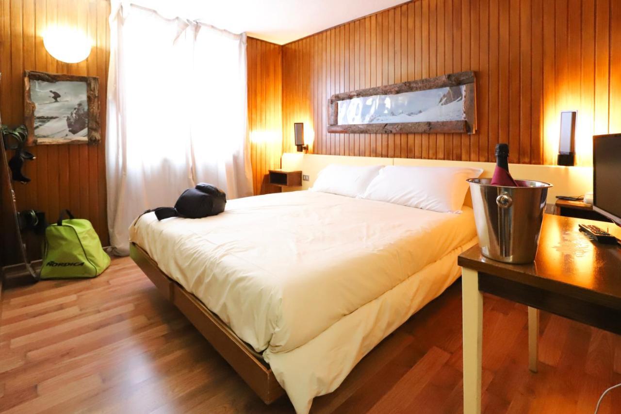 Hotel Lo Stambecco Breuil-Cervinia Bagian luar foto
